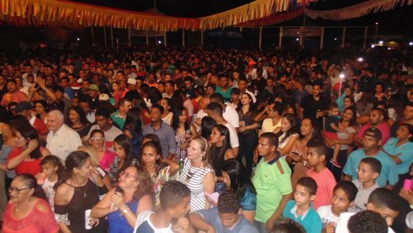 Veja fotos do show de Vicente Nery em Santo Inácio   - Imagem 45