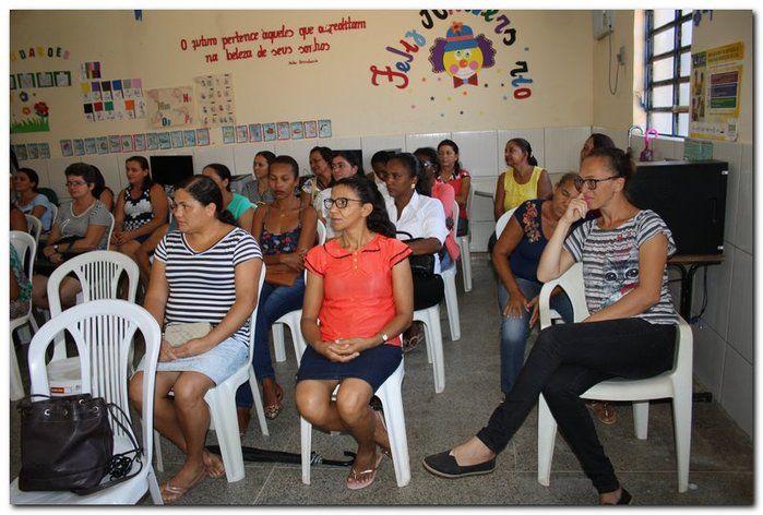 Secretaria de educação realiza capacitação com merendeiras  - Imagem 2