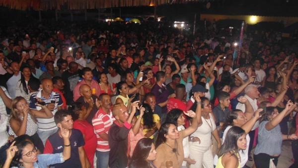 Veja fotos do show de Vicente Nery em Santo Inácio   - Imagem 31