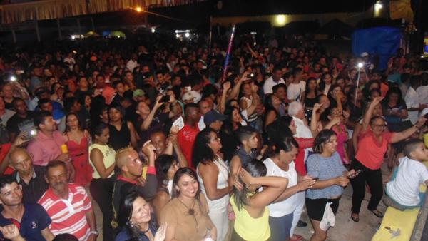 Veja fotos do show de Vicente Nery em Santo Inácio   - Imagem 36