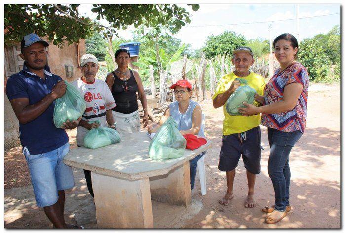 Famílias do Município de Inhuma recebem Cestas com Alimentos - Imagem 23