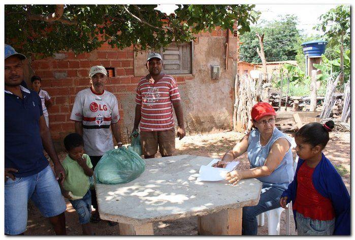 Famílias do Município de Inhuma recebem Cestas com Alimentos - Imagem 25