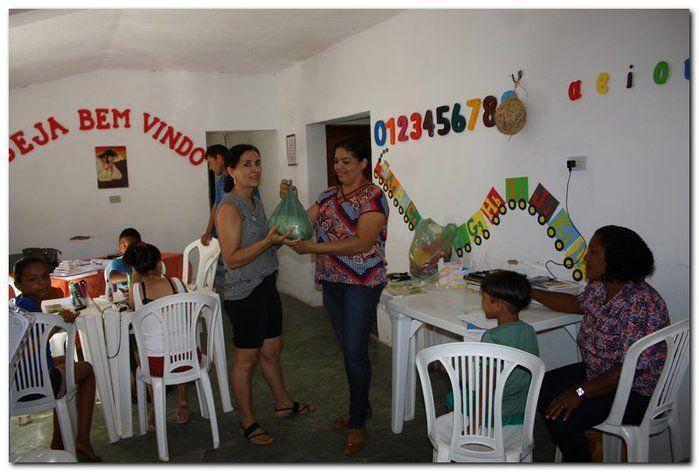 Famílias do Município de Inhuma recebem Cestas com Alimentos - Imagem 4