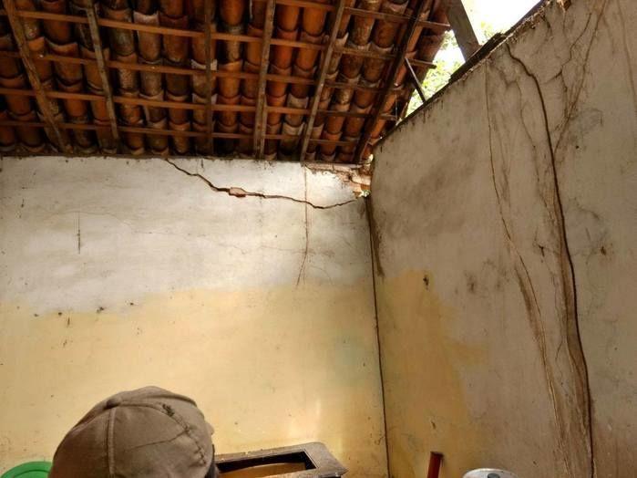 Devido forte chuva, teto de residência desaba em Parnaíba - Imagem 6