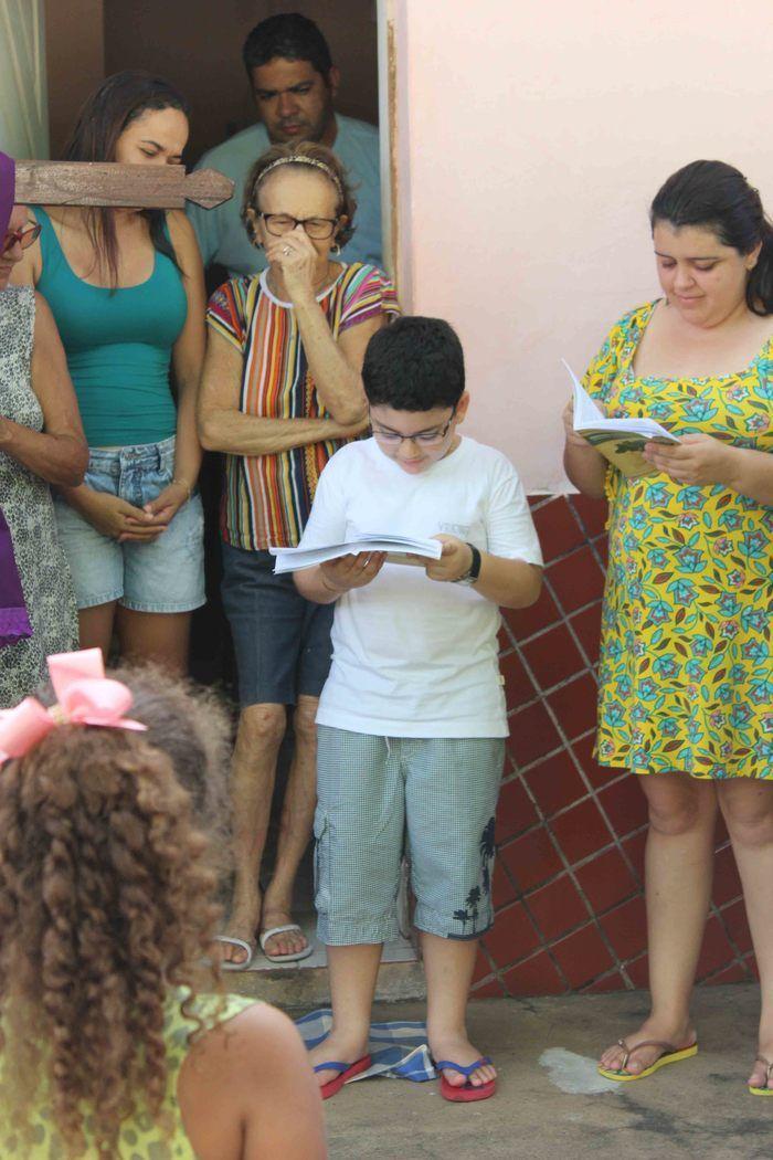 Procissão leva fiéis às ruas de Francinópolis - Imagem 43