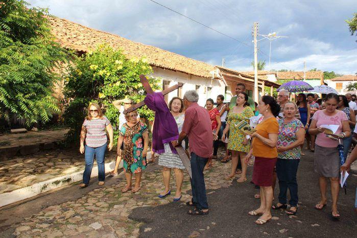 Procissão leva fiéis às ruas de Francinópolis - Imagem 20