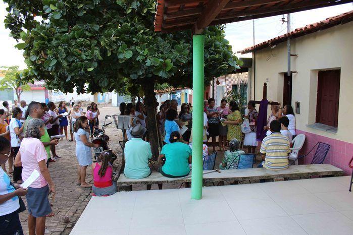 Procissão leva fiéis às ruas de Francinópolis - Imagem 68