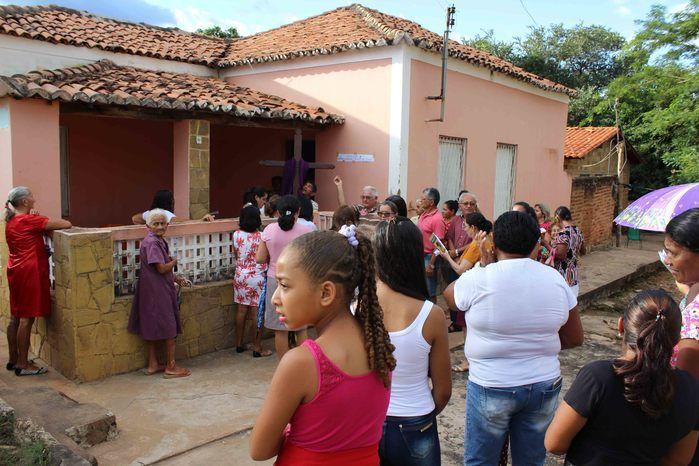 Procissão leva fiéis às ruas de Francinópolis - Imagem 24