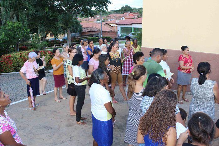 Procissão leva fiéis às ruas de Francinópolis - Imagem 82