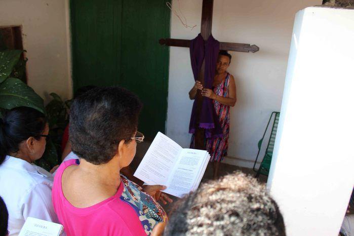 Procissão leva fiéis às ruas de Francinópolis - Imagem 4