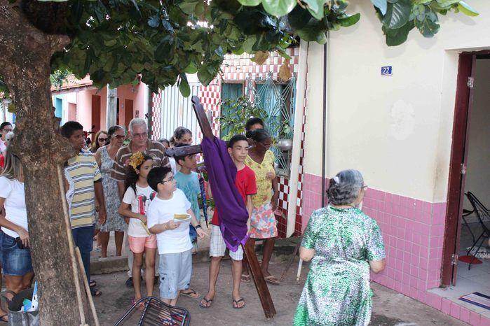 Procissão leva fiéis às ruas de Francinópolis - Imagem 63