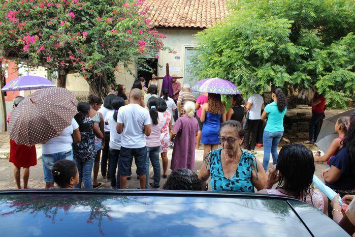 Procissão leva fiéis às ruas de Francinópolis - Imagem 21