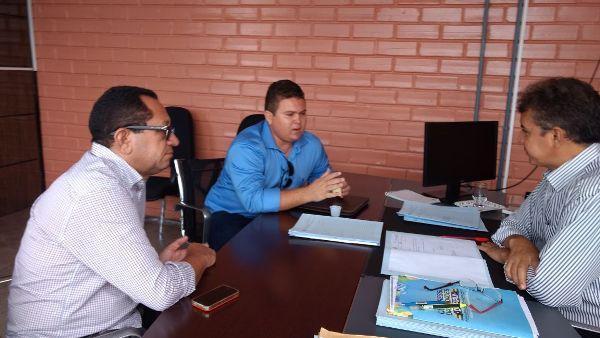 Prefeito busca melhorias para o estádio de futebol Romão Farias - Imagem 3