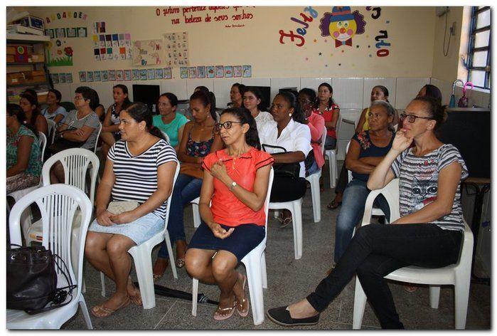 Merendeiras das escolas municipais passam por capacitação - Imagem 2