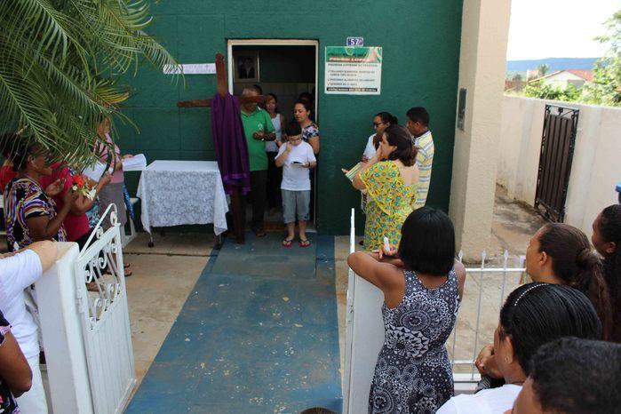 Procissão leva fiéis às ruas de Francinópolis - Imagem 31