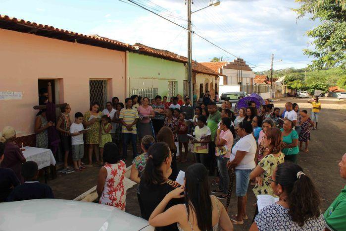 Procissão leva fiéis às ruas de Francinópolis - Imagem 44