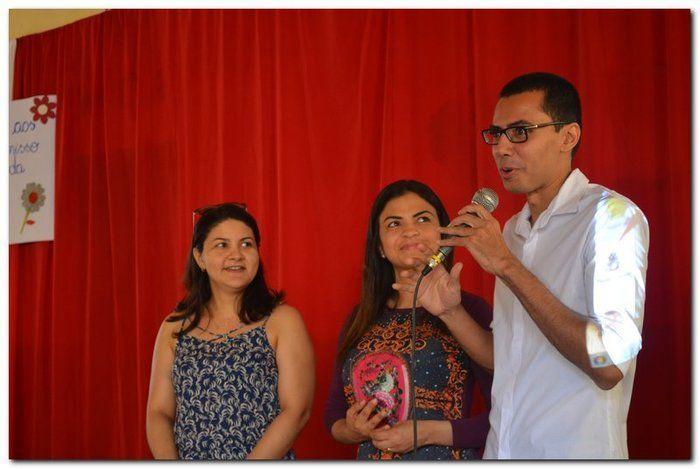 Secretaria Municipal de Educação entrega livros didáticos  - Imagem 11