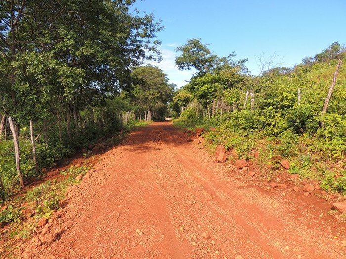 Município intensifica recuperação de estradas vicinais  - Imagem 8