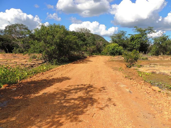 Município intensifica recuperação de estradas vicinais  - Imagem 30