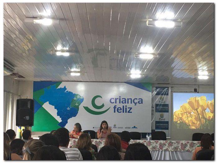 Secretária de assistência social de Inhuma participa de encontro  - Imagem 2