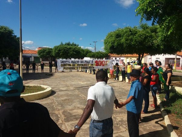 Em Santo Inácio categorias vão às ruas contra reformas do governo - Imagem 15