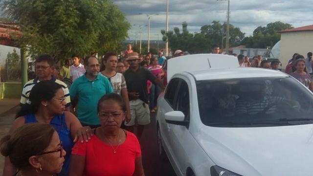 Corpo do chefe da Agespisa é sepultado em Pimenteiras - Imagem 2