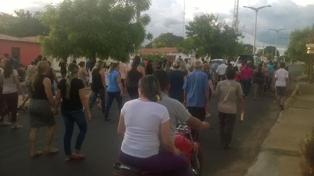 Corpo do chefe da Agespisa é sepultado em Pimenteiras - Imagem 6