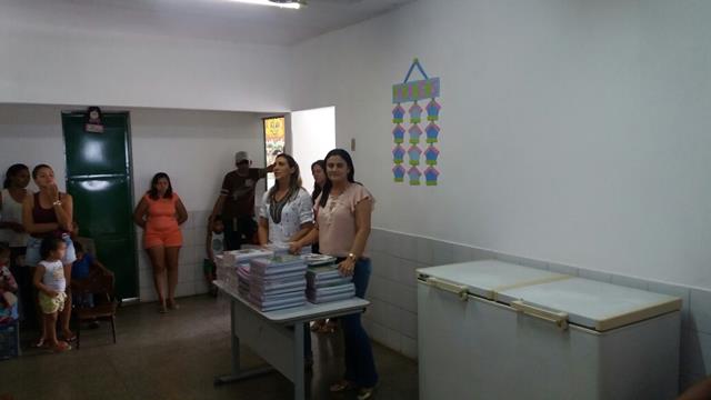 Educação de Pimenteiras distribui livros e uniformes para alunos - Imagem 2