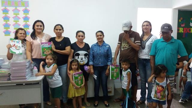 Educação de Pimenteiras distribui livros e uniformes para alunos - Imagem 4