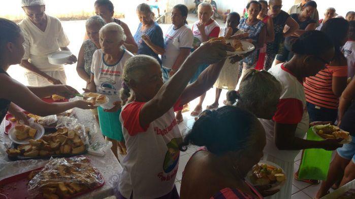 CRAS realiza atividades com grupo de idosos - Imagem 8