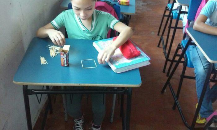 Alunos do 5º ano Participam de aula prática sobre figuras Geométric - Imagem 4