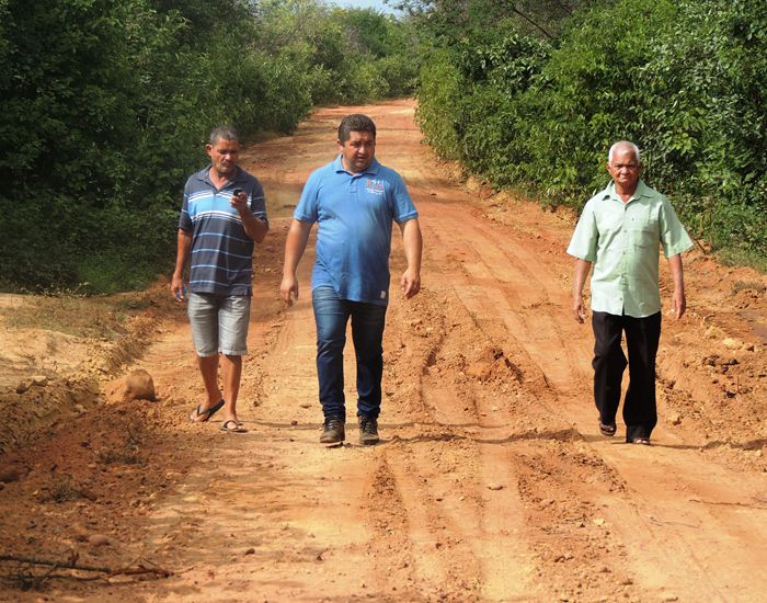 Município inicia recuperação de estrada na zona rural  - Imagem 5