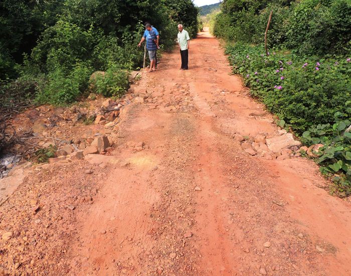 Município inicia recuperação de estrada na zona rural  - Imagem 4