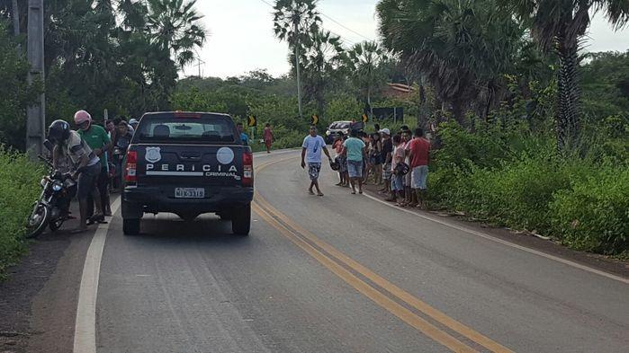 Motociclista morre ao passar reto em curva na BR-402 em Parnaíba (Crédito: Kairo Amaral)
