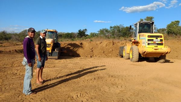Prefeito continua com recuperação de estadas vicinais - Imagem 6