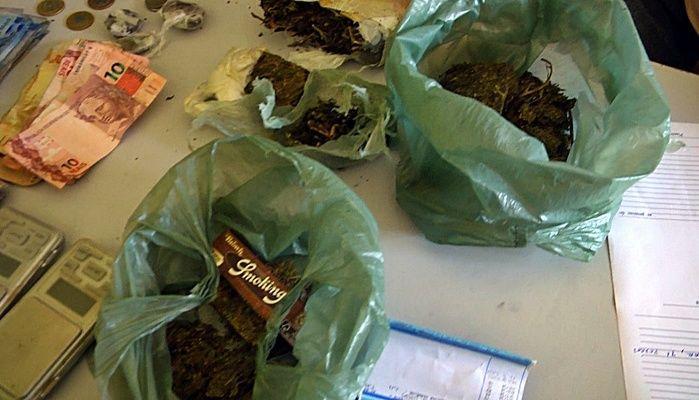 PM de Parnaíba apreende 71 pedras de crack e 0,5 Kg de maconha - Imagem 3