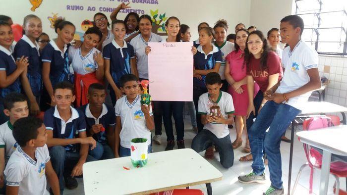 Acadêmicos de Biomedicina Visitam a Escola Santa Catarina - Imagem 17