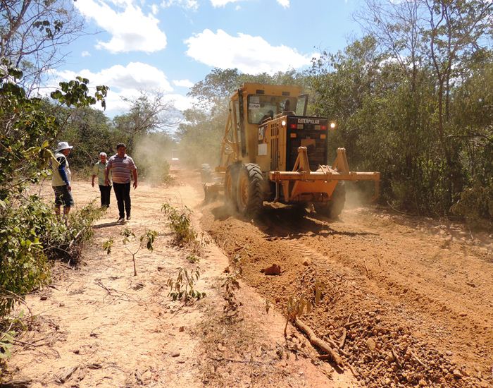 Município dá início a recuperação de estrada ao assentamento   - Imagem 5
