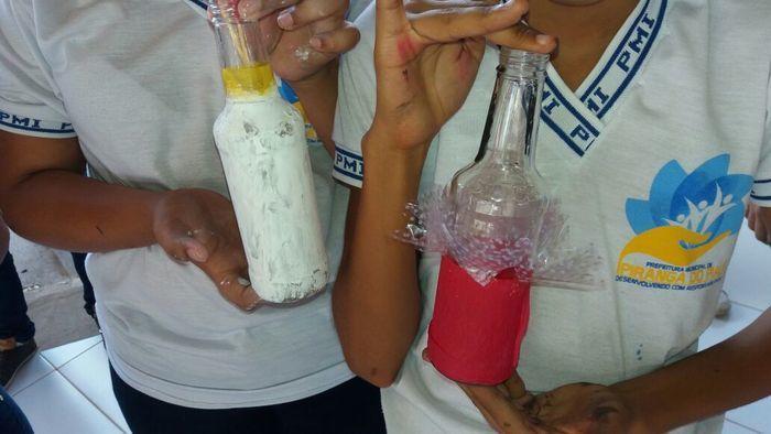 Acadêmicos de Biomedicina Visitam a Escola Santa Catarina - Imagem 2