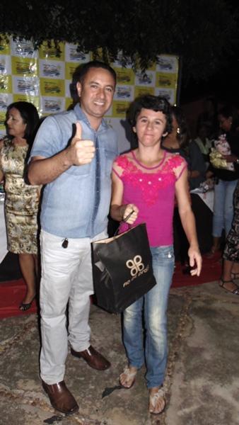 Mães são homenageadas durante evento em praça da cidade - Imagem 22