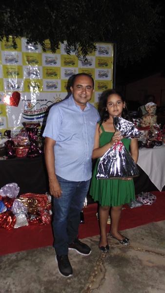 Mães são homenageadas durante evento em praça da cidade - Imagem 18