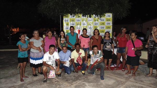 Mães são homenageadas durante evento em praça da cidade - Imagem 30