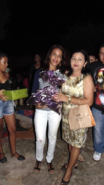 Mães são homenageadas durante evento em praça da cidade - Imagem 33