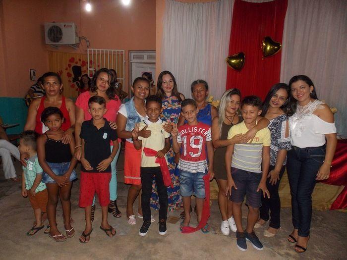 Mães e filhos do SCFV ganham festinha. - Imagem 12