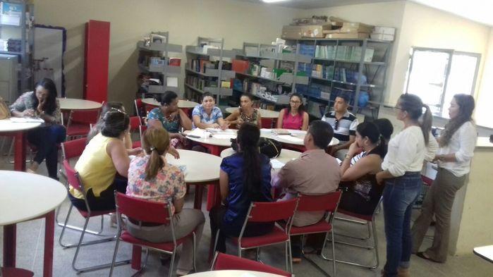 A Secretária de Educação participou de reunião em Valença do Piauí - Imagem 3