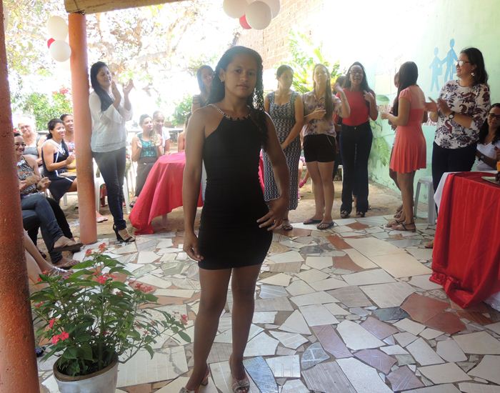 Creche Anexo Tia Alice realiza festa em comemoração ao Dia das Mães - Imagem 41