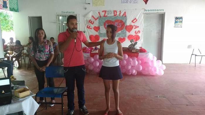 Escolas realizam festa em comemoração ao Dia das Mães - Imagem 3