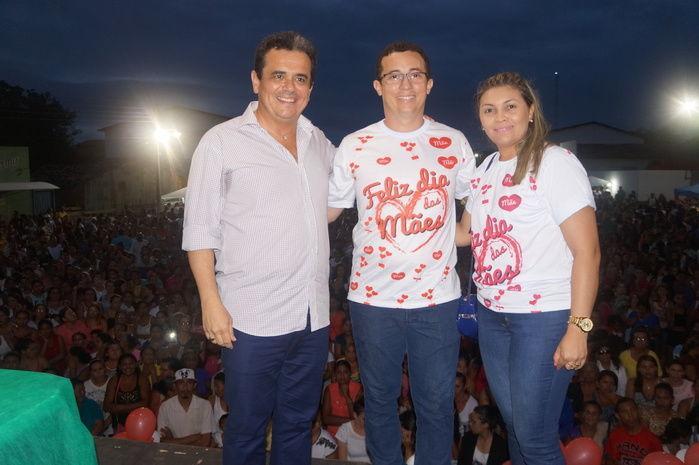 Prefeito Júnior Percy, a primeira-dama e Secretária de Saúde Luda Percy e o Secretário Nacional do Turismo Henrique Pires, representantes da Fundação Nacional de Saúde (FUNASA) (Crédito: Ascom PMBL)