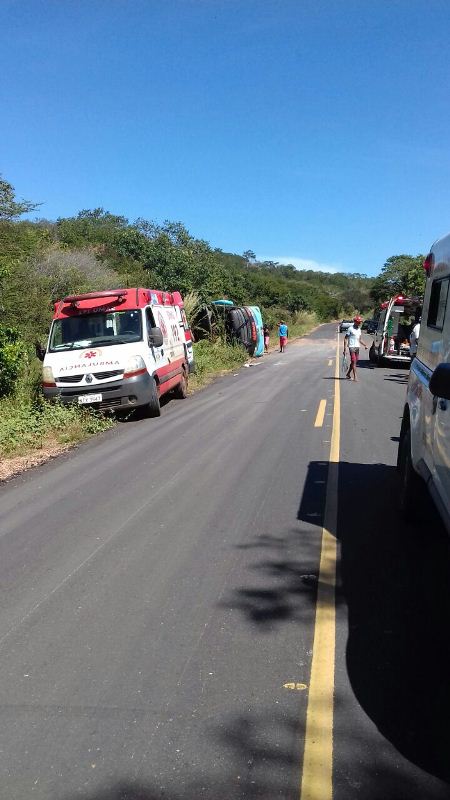 Acidente grave com ônibus de passageiros: Vítimas fatais na BR-135 - Imagem 3
