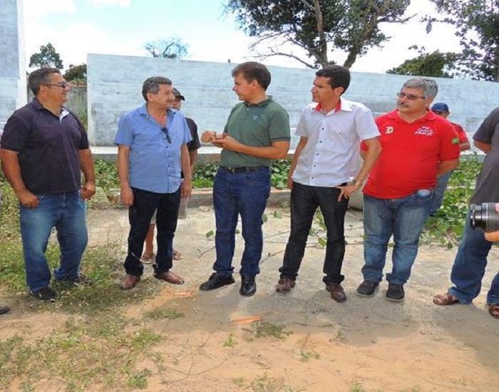 Prefeito Alvimar acompanha equipe da FUNDESPI em visita ao estádio - Imagem 7